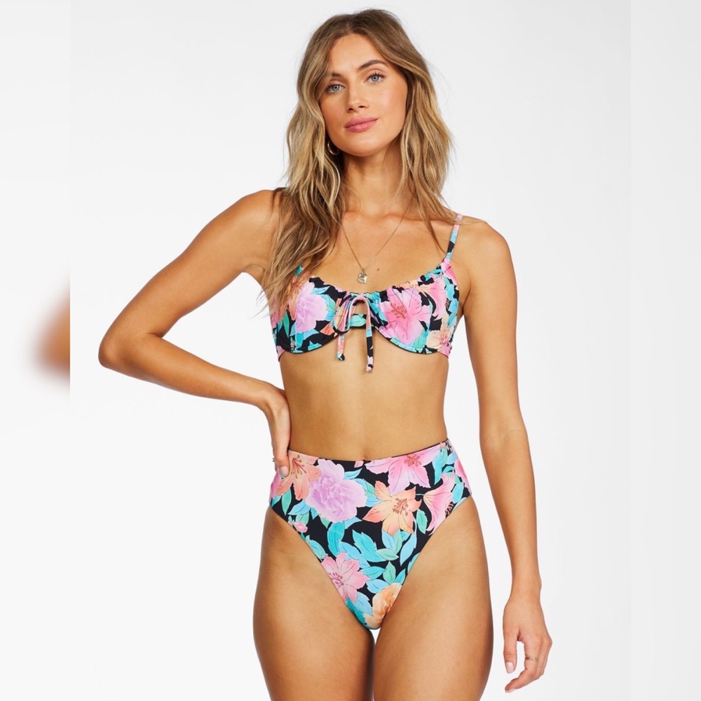 Billabong •• Floral Rev Ruched Underwire Top | High Rise Bikini Bottoms 👙🌴